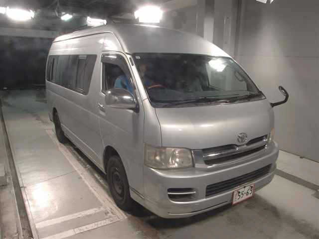 TOYOTA HIACE
