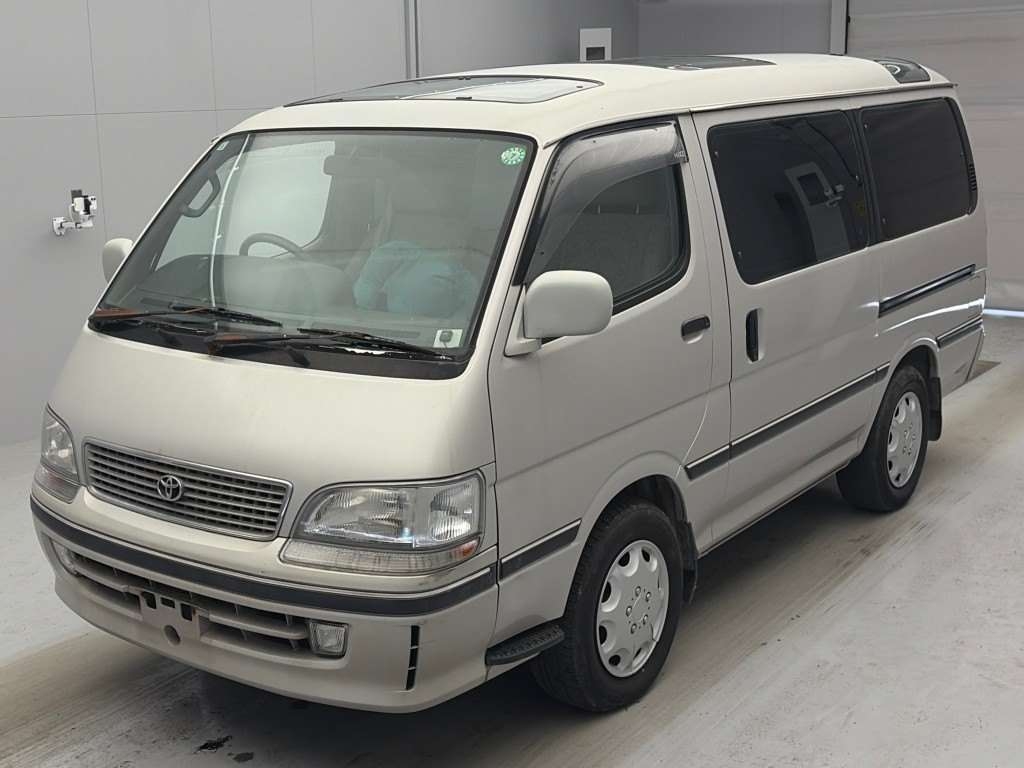 TOYOTA HIACE