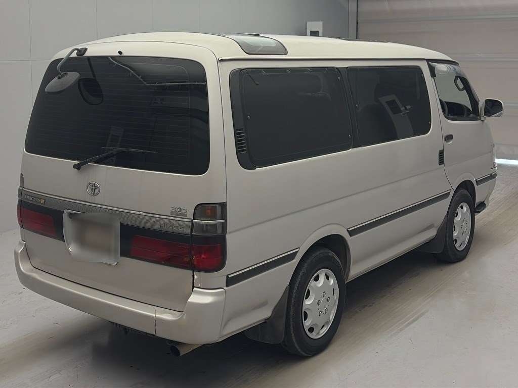 TOYOTA HIACE