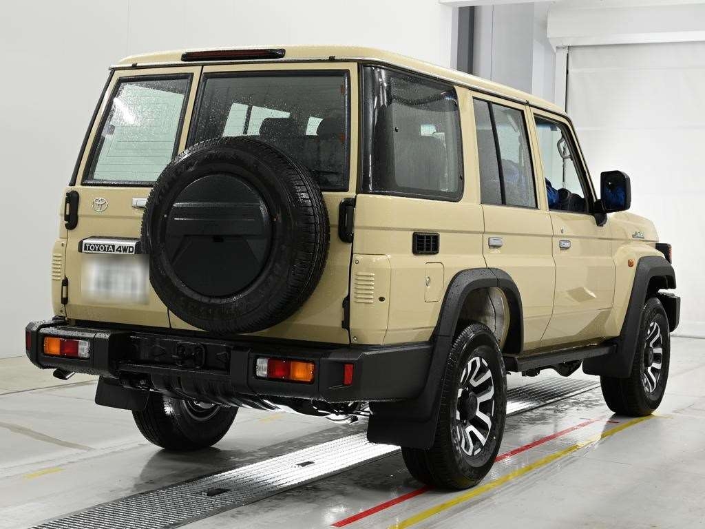 TOYOTA LAND CRUISER