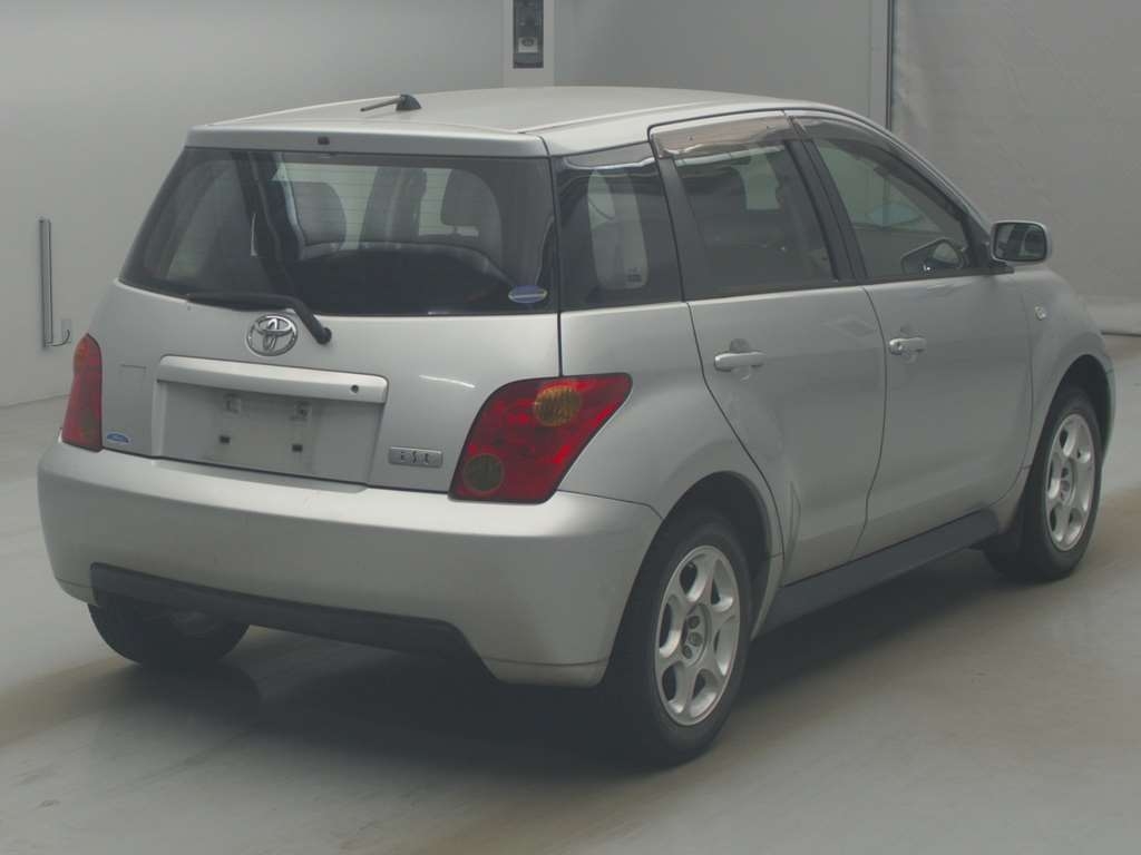 TOYOTA IST