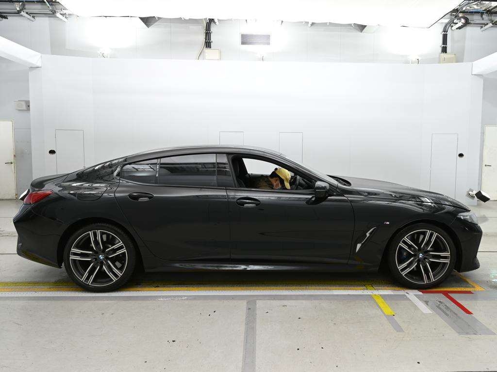 BMW 8-SERIES
