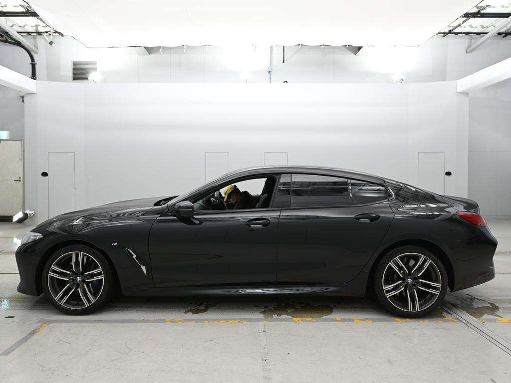BMW 8-SERIES