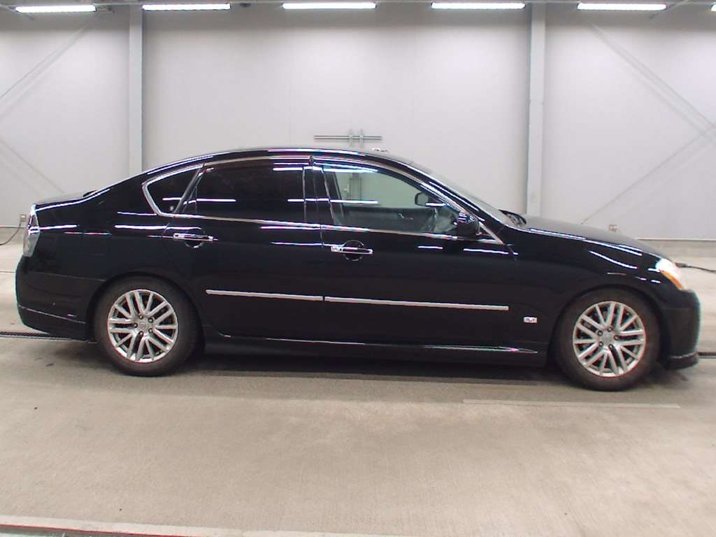 NISSAN FUGA