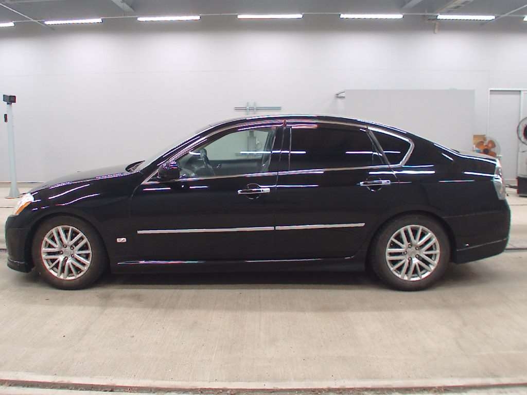 NISSAN FUGA