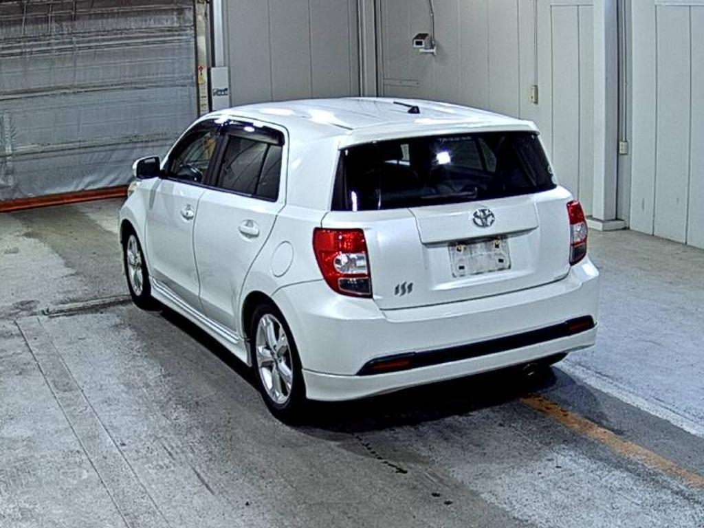 TOYOTA IST