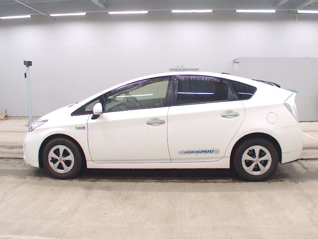 TOYOTA PRIUS PHV