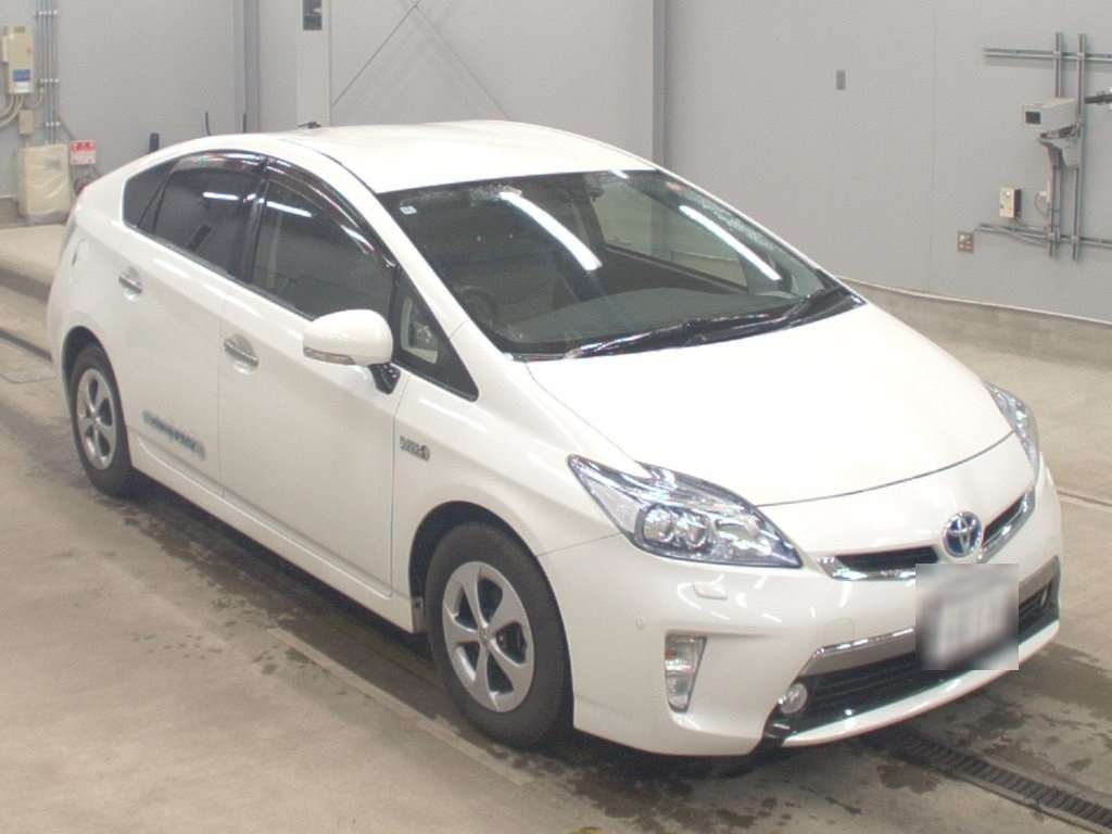 TOYOTA PRIUS PHV