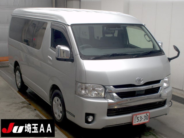 TOYOTA HIACE