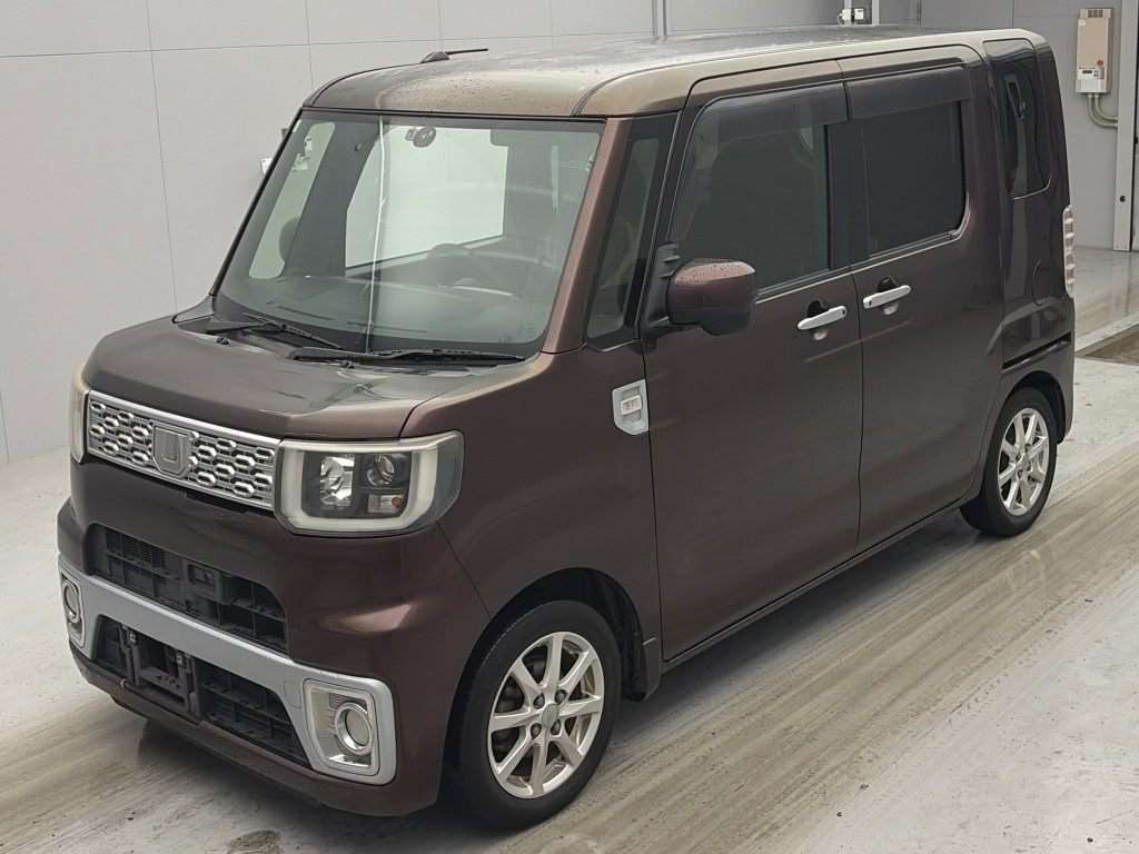 DAIHATSU WAKE