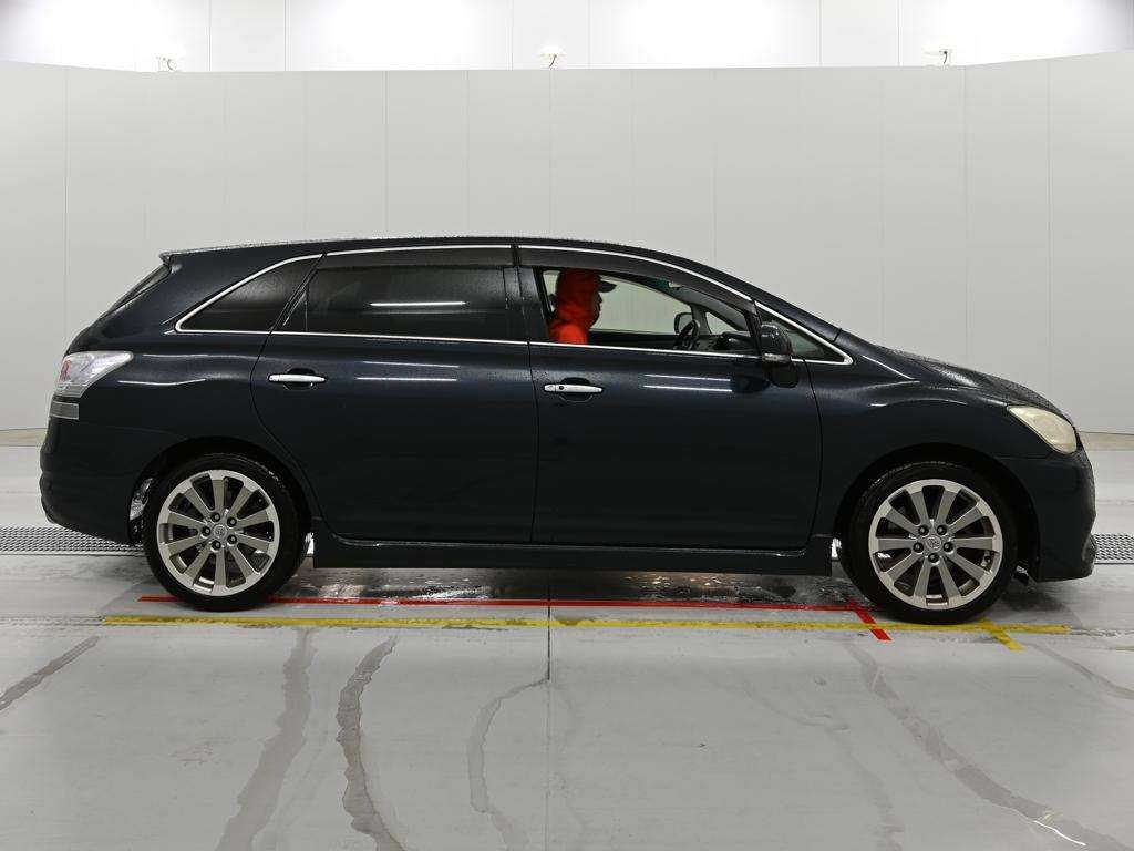 TOYOTA MARK X ZIO
