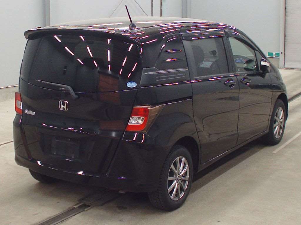 HONDA FREED SPIKE