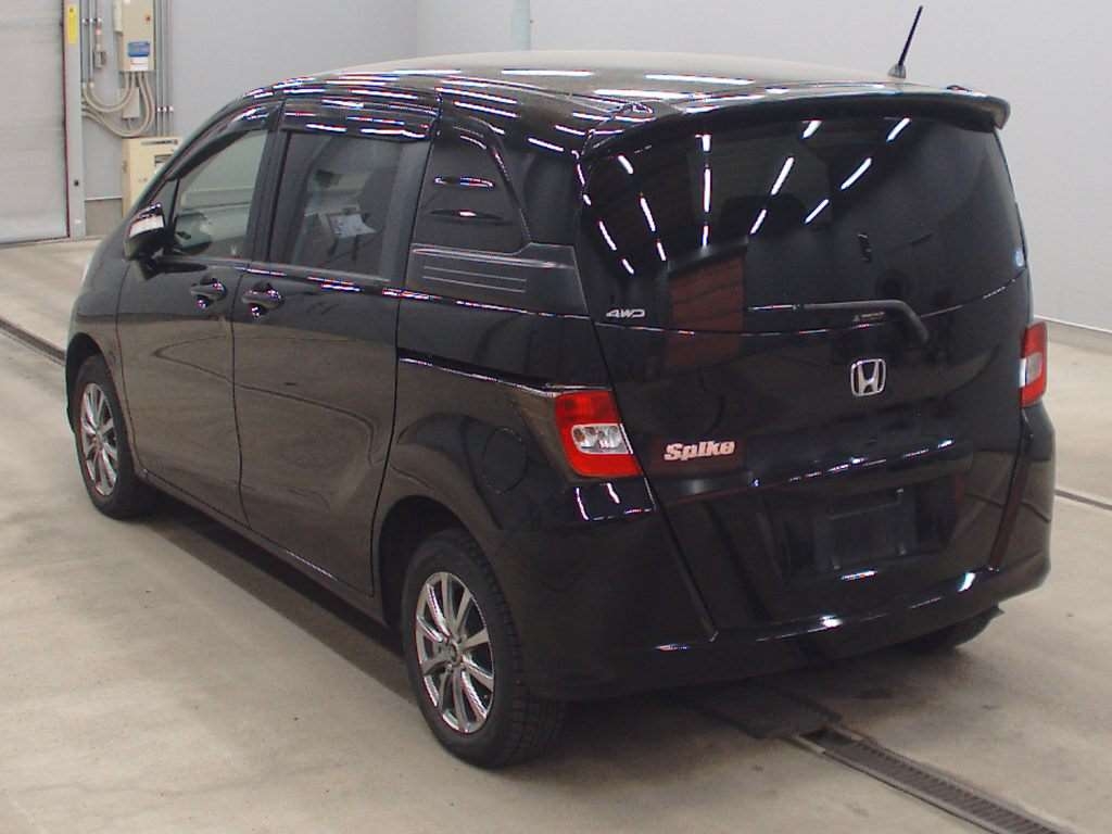 HONDA FREED SPIKE