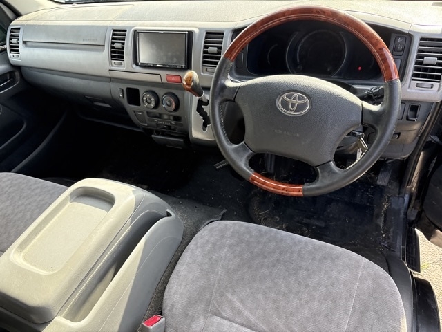 TOYOTA REGIUS ACE