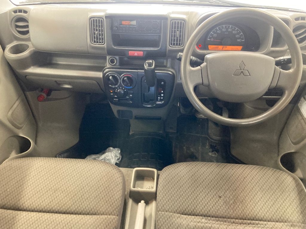 MITSUBISHI MINICAB