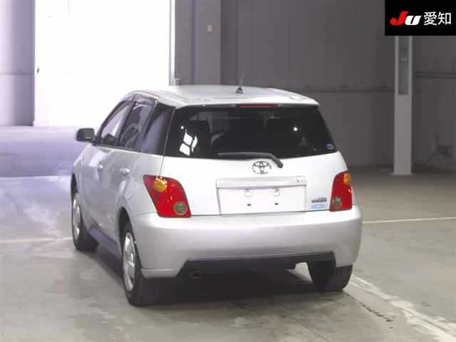 TOYOTA IST