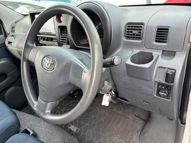 TOYOTA PIXIS VAN