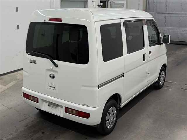 TOYOTA PIXIS VAN