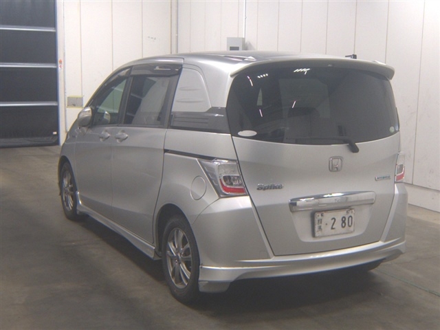 HONDA FREED SPIKE