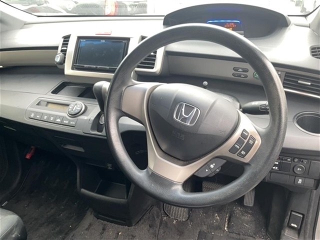 HONDA FREED SPIKE