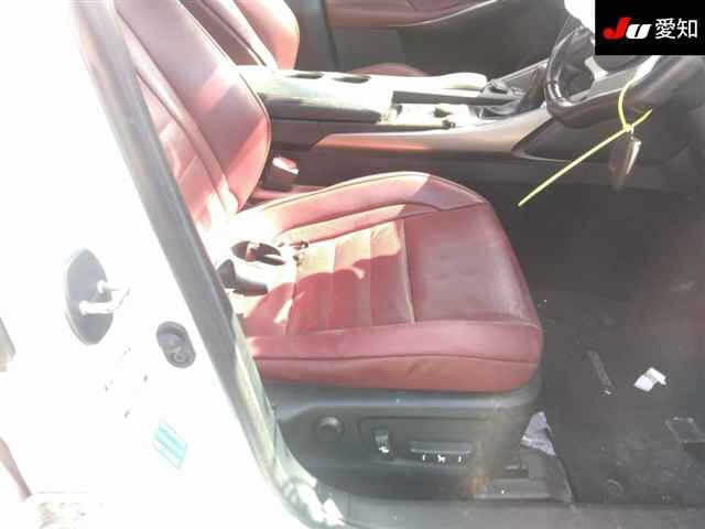 LEXUS IS300H