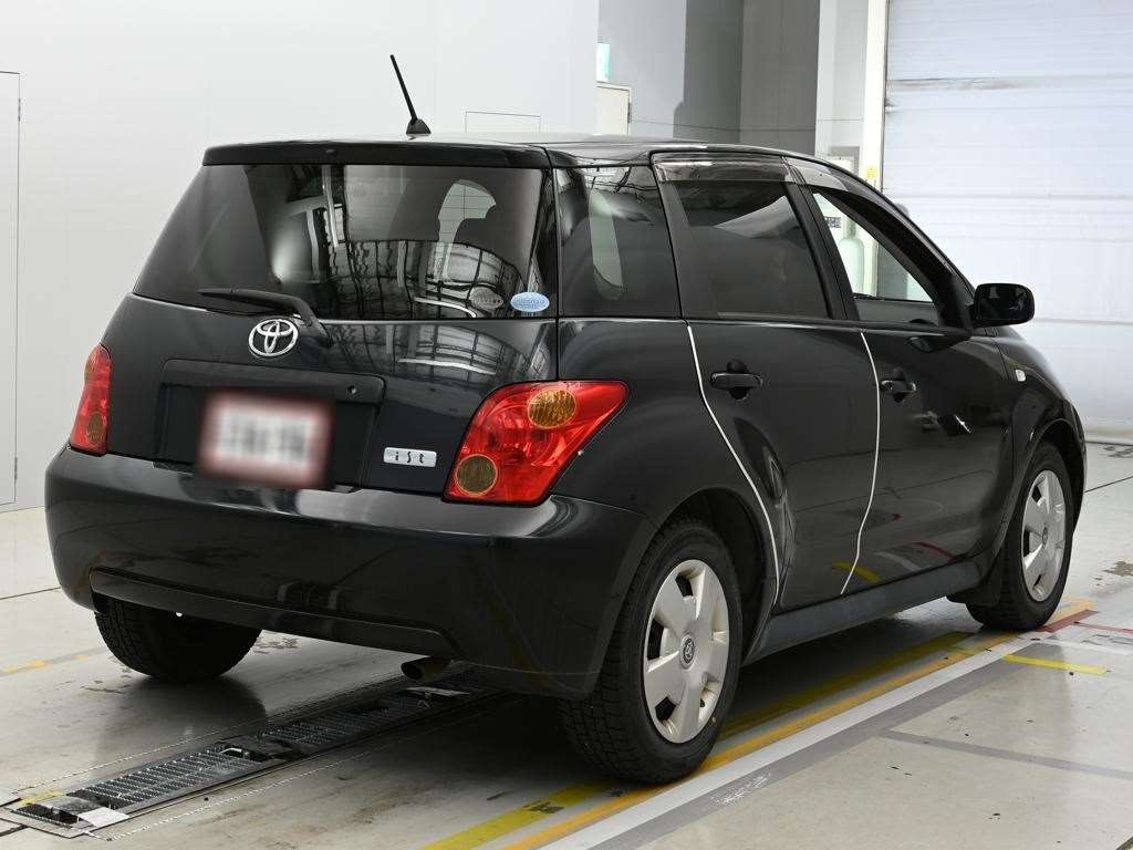 TOYOTA IST