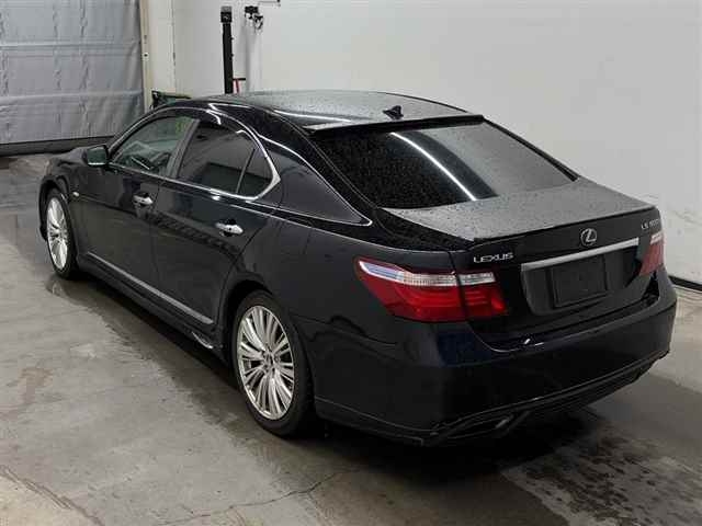 LEXUS LS600H