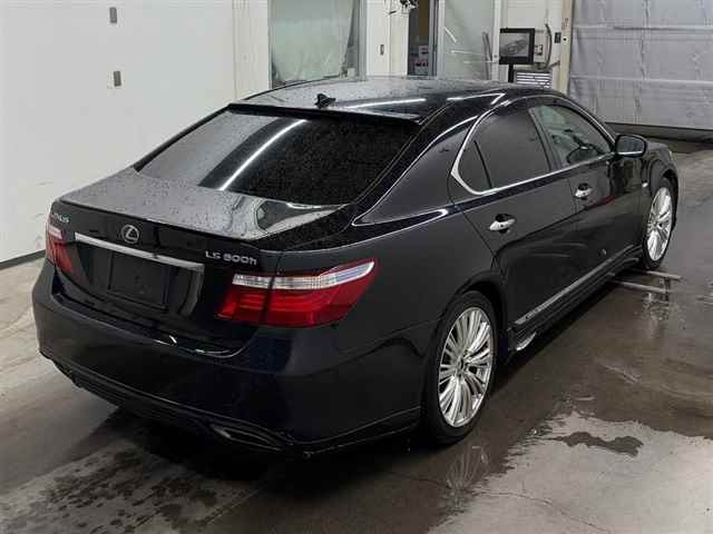 LEXUS LS600H