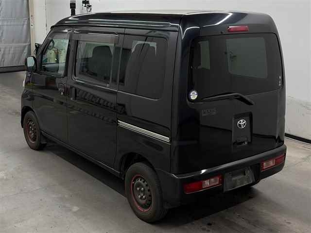 TOYOTA PIXIS VAN