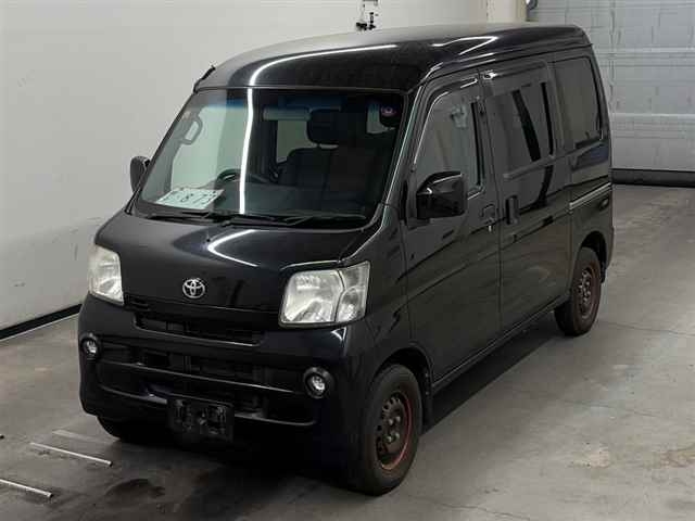 TOYOTA PIXIS VAN