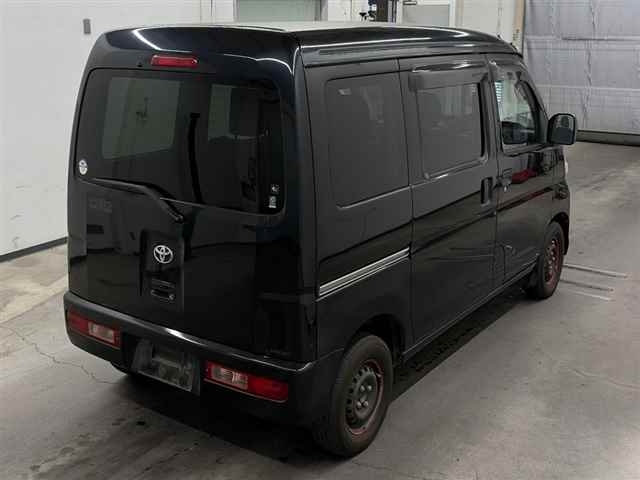 TOYOTA PIXIS VAN