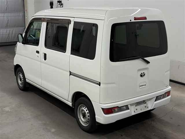TOYOTA PIXIS VAN