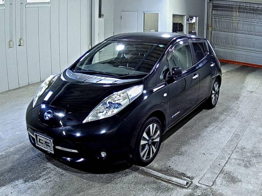 NISSAN LEAF