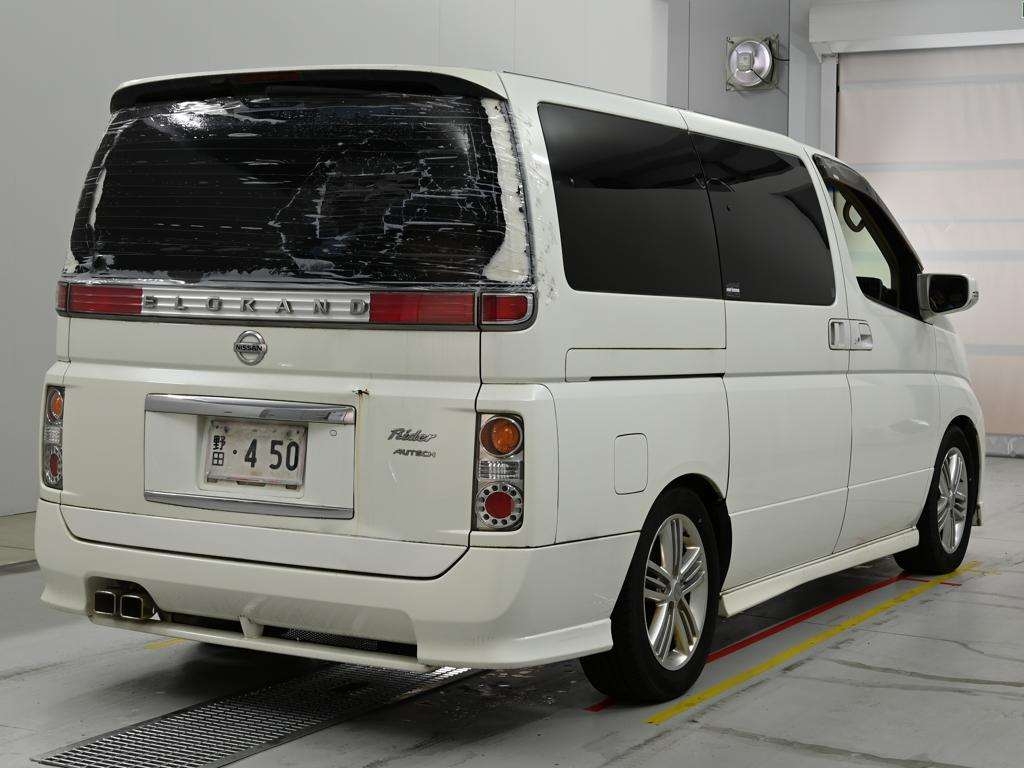 NISSAN ELGRAND