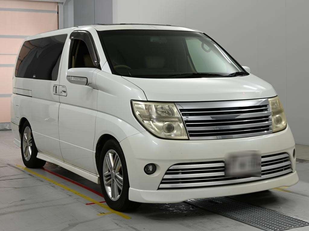 NISSAN ELGRAND