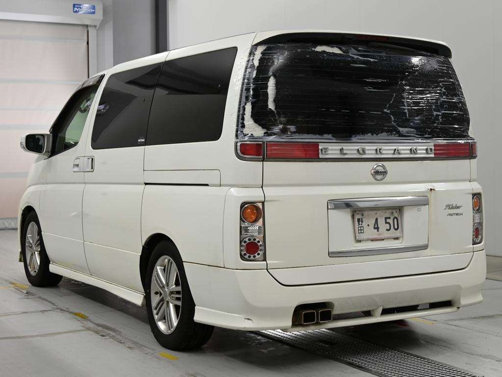 NISSAN ELGRAND