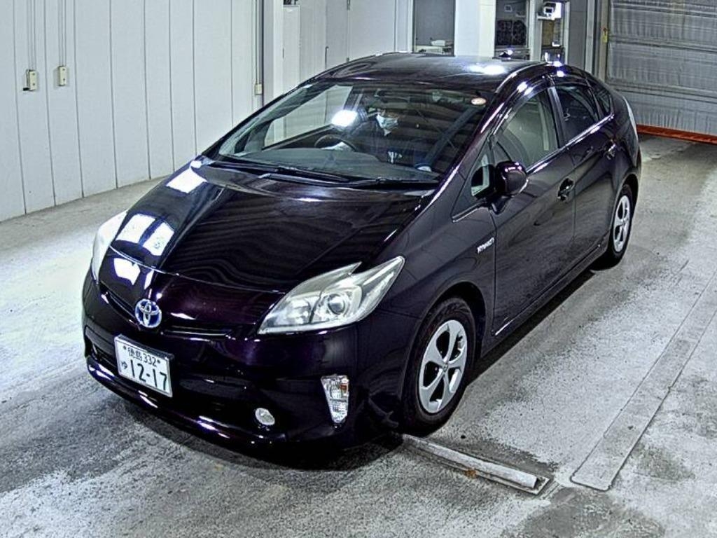 TOYOTA PRIUS