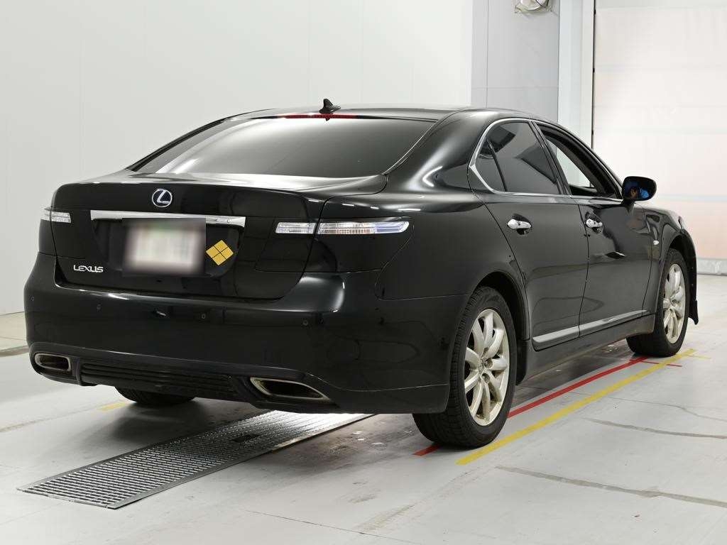 LEXUS LS600H