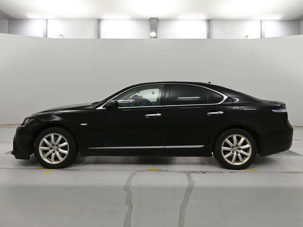 LEXUS LS600H