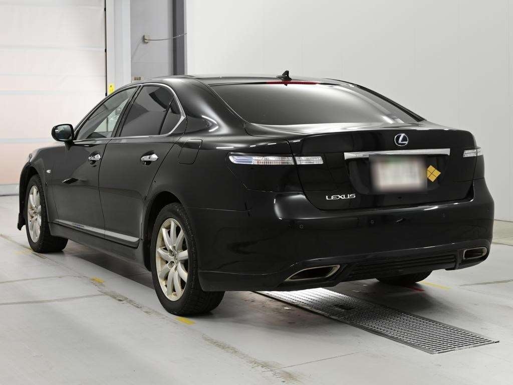 LEXUS LS600H