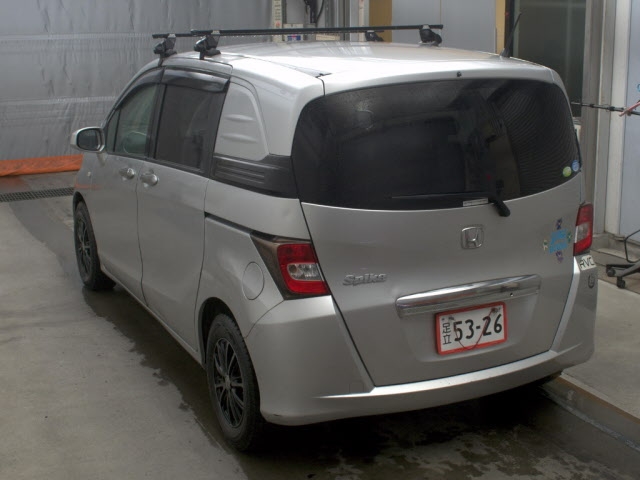 HONDA FREED SPIKE