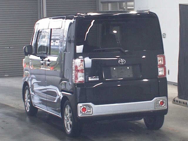 TOYOTA PIXIS MEGA