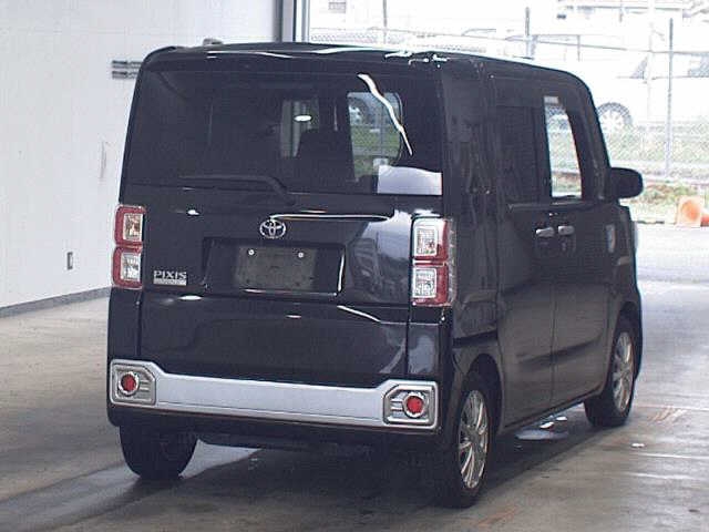 TOYOTA PIXIS MEGA
