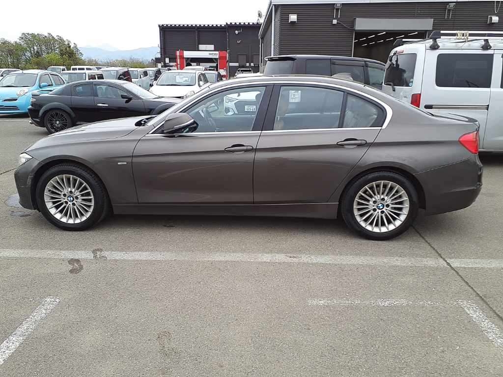 BMW 3-SERIES