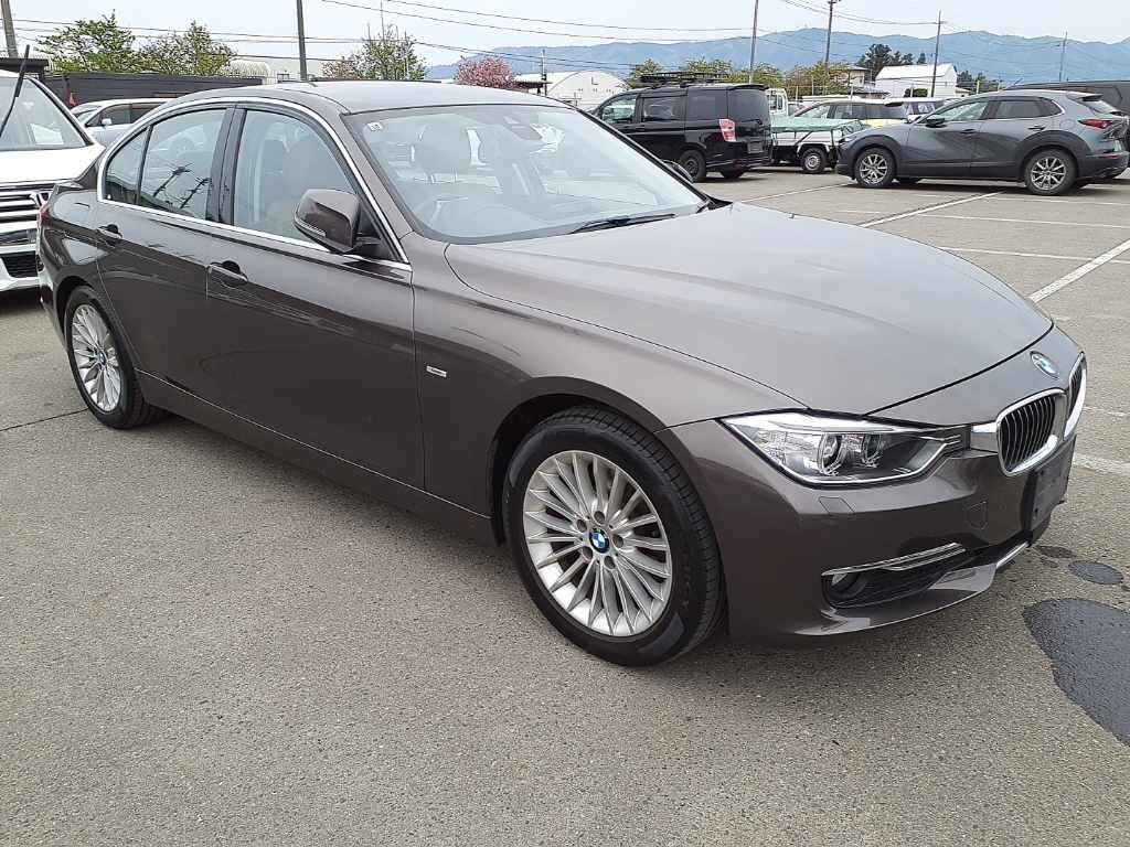BMW 3-SERIES
