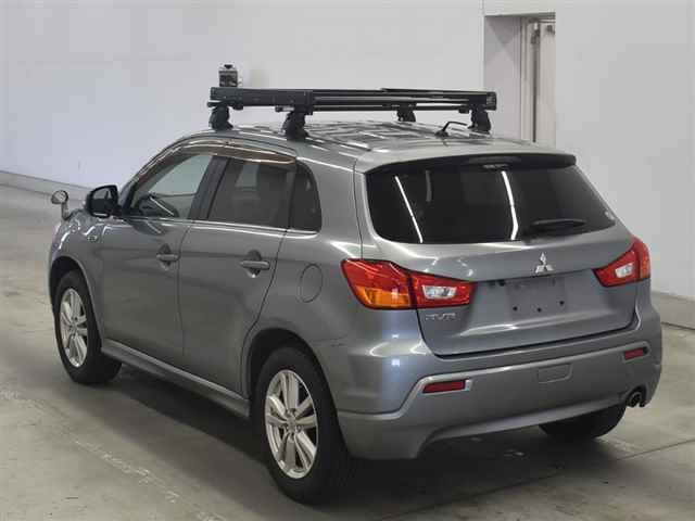MITSUBISHI RVR