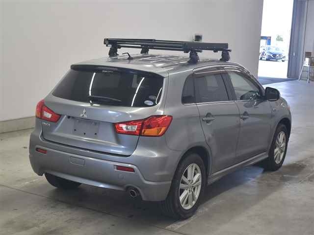 MITSUBISHI RVR