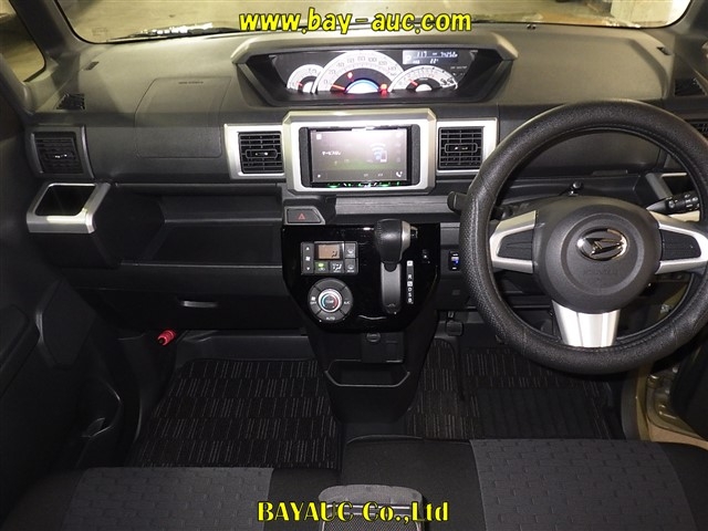 DAIHATSU WAKE