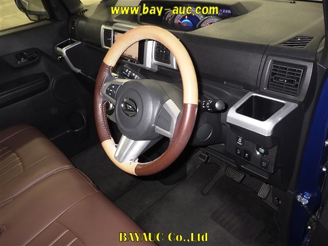 DAIHATSU WAKE