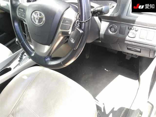 TOYOTA AVENSIS